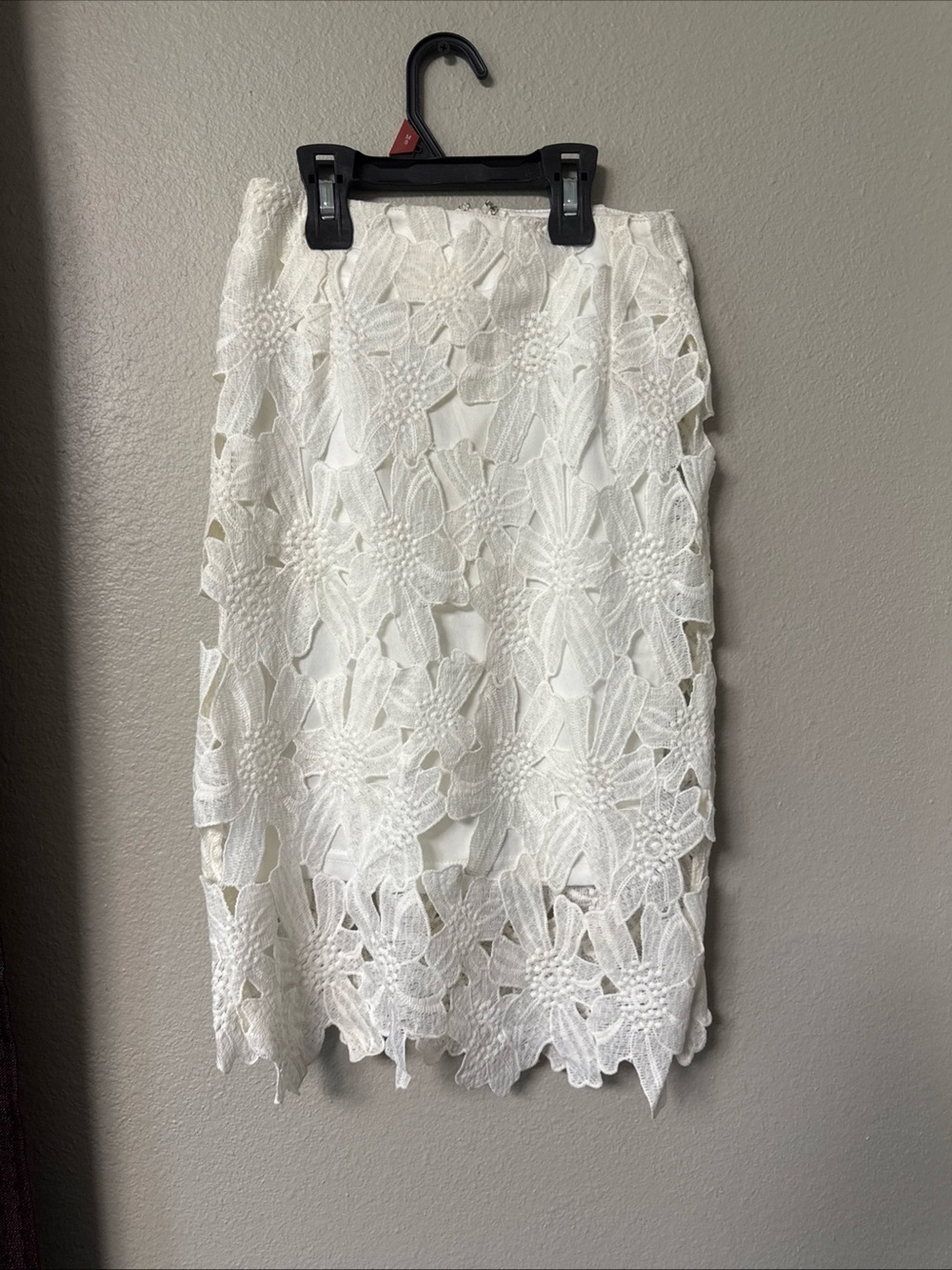 RB33 Charlotte Russe White Floral Lace Overlay Midi Skirt Size Extra Small